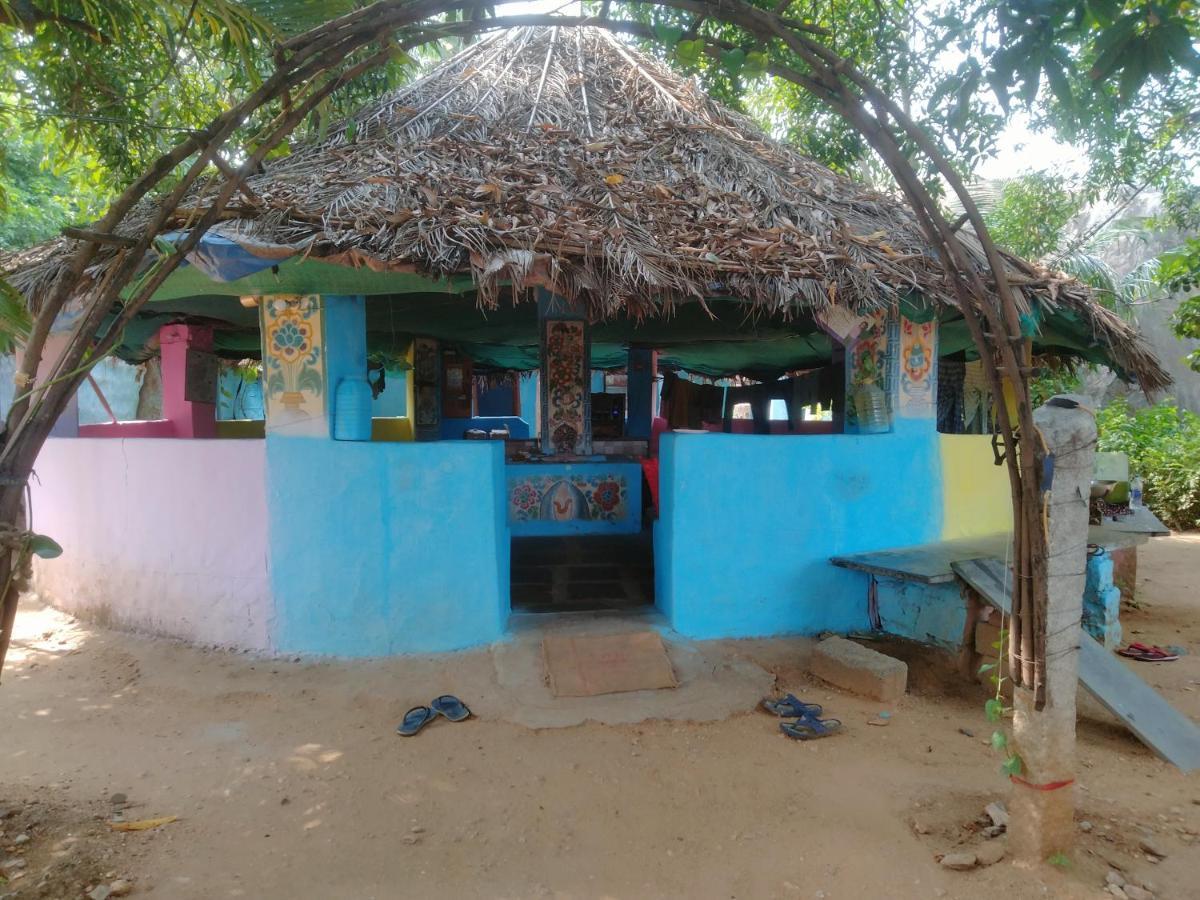 Goldengarden Cottages Hampi Extérieur photo