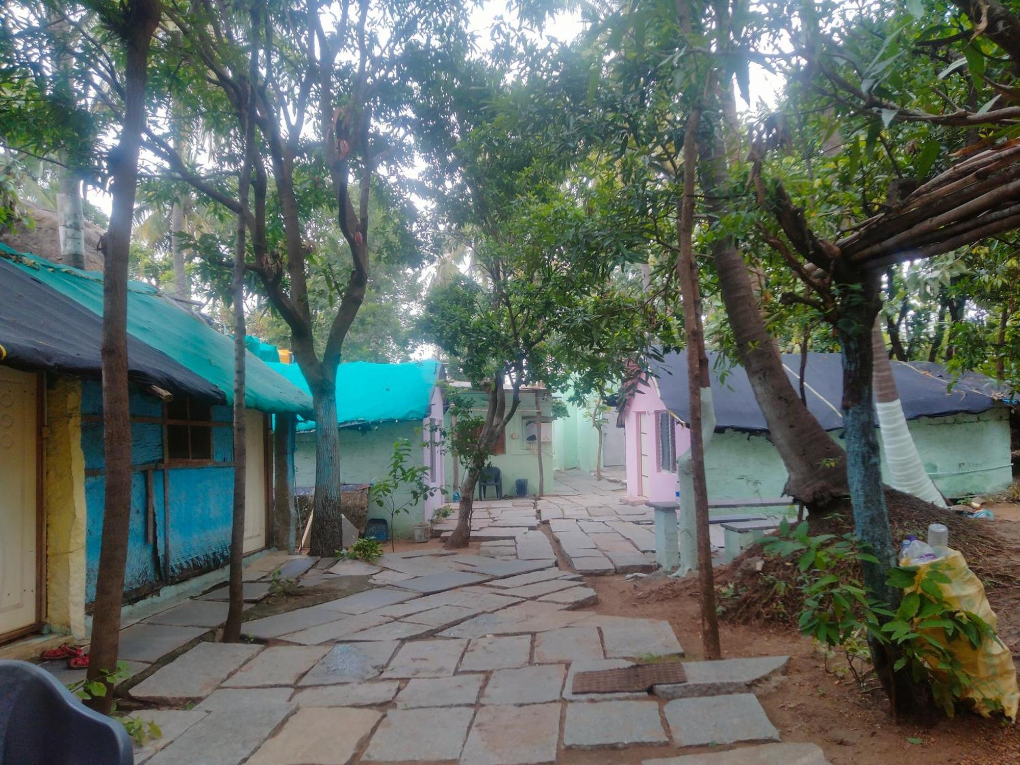 Goldengarden Cottages Hampi Extérieur photo
